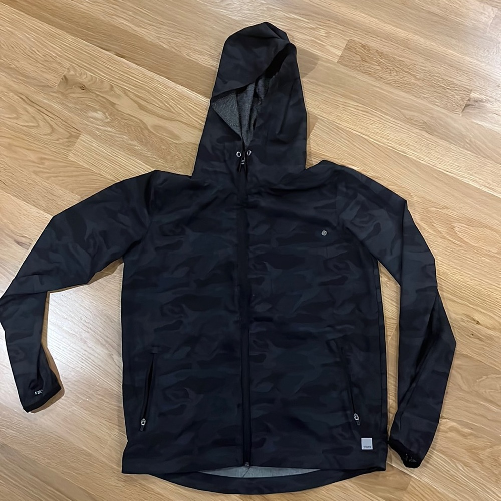 Vuori Womens camo zip hooded jacket windbreaker lightweight size XS running